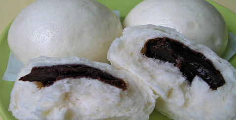 Does Hailanbao become more moist with every plate