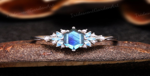 The difference between elongated stone and moonstone