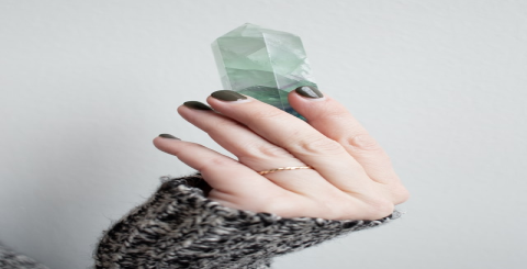 The efficacy and function of white crystal and yellow crystal