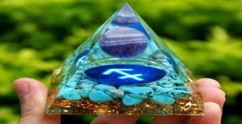 The Magic of Teal Crystals： How to Enhance Your Spiritual Growth and Serenity
