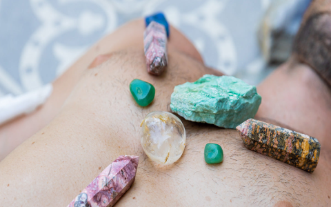 What is the method of enhancing energy with crystals, and what does it mean？