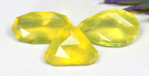 Yellow crystal must not be worn randomly. How many should be worn