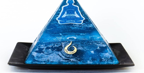 Experience crystal energy and purify the soul in Pakistani white crystal through meditation