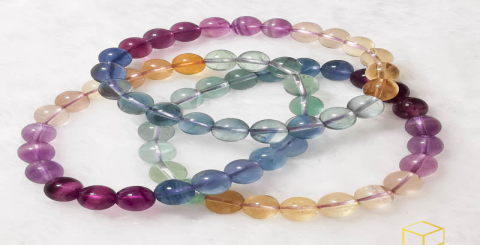 The Enchanting One Line Sky Thousand Layer Violet Fluorite Bracelet: A Crystal World’s Message of Elegance