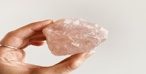 The mysterious power in the legend of Pakistani white crystal and its impact on humans