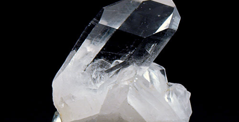 The spiritual manifestation of Himalayan white crystal in the mystery of spiritual healing
