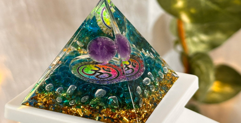 Experience the role of Pakistani white crystal in the human energy field