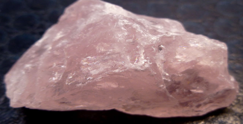 Experience crystal spirituality and enhance emotional stability – relying on Pakistani white crystal