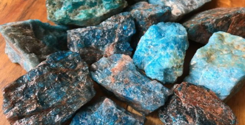 Green Apatite Crystal Meaning: Unlock the Power of the Heart Chakra